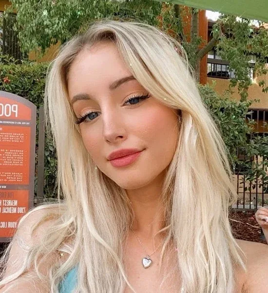 Bella Rome selfie outdoors